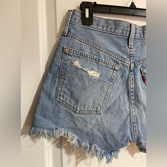 Levi’s 501 High Waist Distressed Ripped Button-fly Jean Denim Shorts Size 27 - Picture 9 of 15